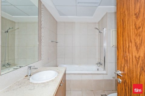 1 bedroom Apartment in Business Bay, UAE No. 143744 16