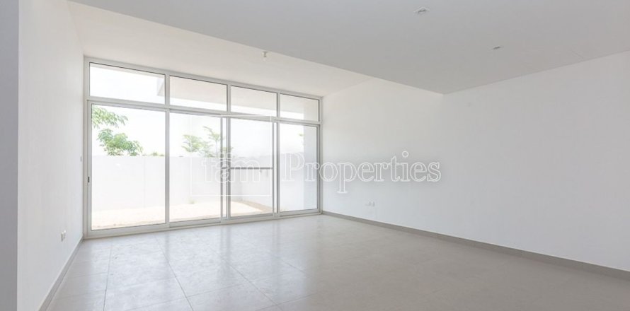 3 bedrooms Townhouse in Dubai, UAE No. 137155