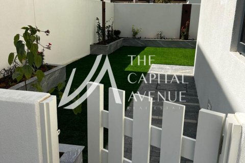 4 bedrooms Villa on the Yas Island, UAE No. 137052 3