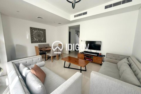 3 bedrooms Townhouse in Dubai, UAE No. 184496 2