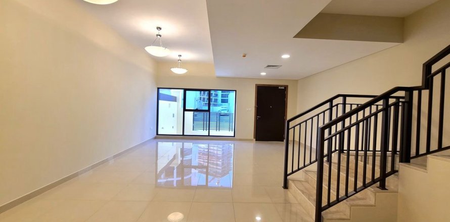 Townhouse de 3 dormitorios en Dubai, UAE No. 184396