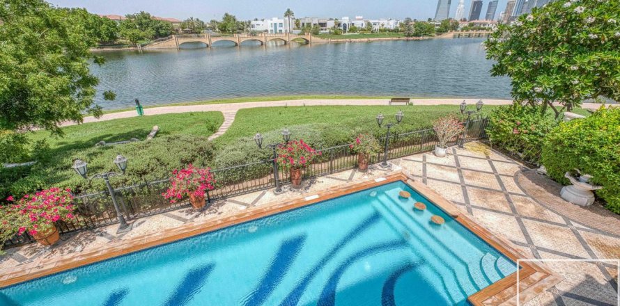 5 bedrooms Villa in Jumeirah Islands, UAE No. 203727