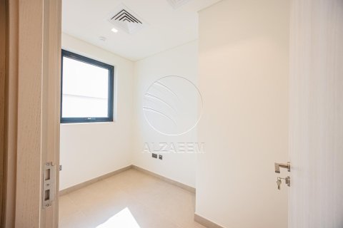 Villa de 4 dormitorios en  Yas Island, UAE No. 91184 12