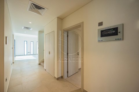 Villa de 4 dormitorios en  Yas Island, UAE No. 91184 19