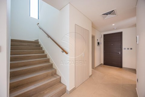 Villa de 4 dormitorios en  Yas Island, UAE No. 91184 16