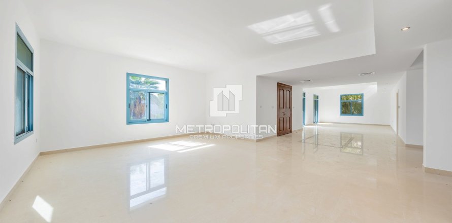 Villa de 5 dormitorios  No. 129570