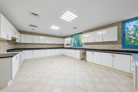 Villa de 5 dormitorios  No. 129570 15