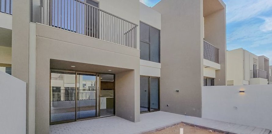 Villa de 3 dormitorios en Dubai, UAE No. 174138
