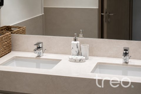 2 bedrooms Apartment in Burj Khalifa, UAE No. 174139 8