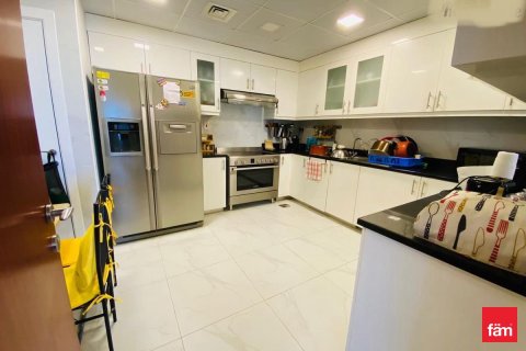 3 bedrooms Apartment in Dubai, UAE No. 100357 5