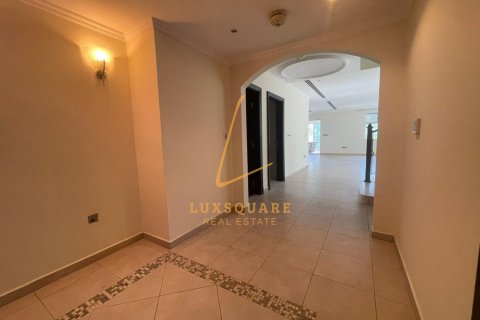 Вилла с 3 спальнями в Jumeirah Park, ОАЭ №148977 14