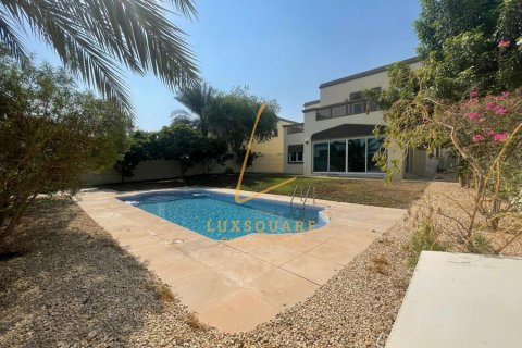 Вилла с 3 спальнями в Jumeirah Park, ОАЭ №148977 13