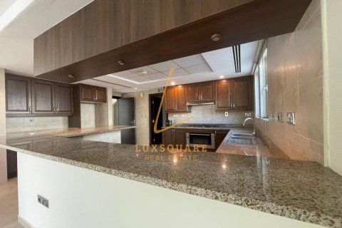 Вилла с 3 спальнями в Jumeirah Park, ОАЭ №148977 11