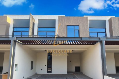 Villa de 3 dormitorios en Joy, UAE No. 148974