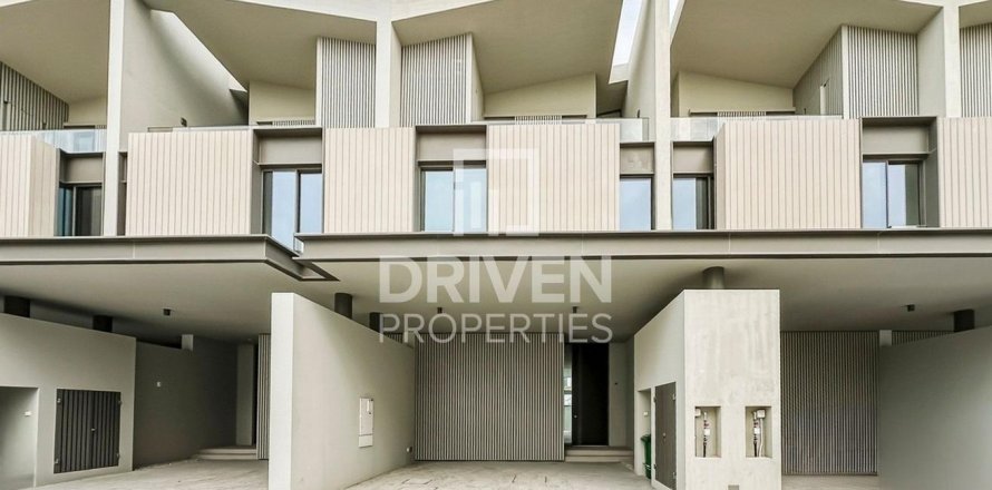 3 bedrooms Townhouse in Nad Al Sheba 1, UAE No. 200584