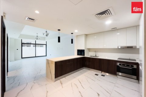 Villa de 4 dormitorios No. 134039 3