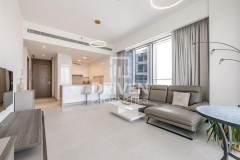 Apartment de 2 dormitorios en Al Wasl, UAE No. 192011