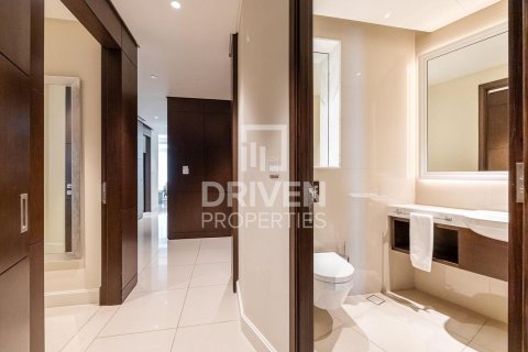 Квартира с 2 спальнями в The Address Residence Fountain Views, ОАЭ №192009 13