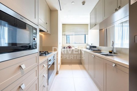 Квартира с 2 спальнями в The Address Residence Fountain Views, ОАЭ №192009 16