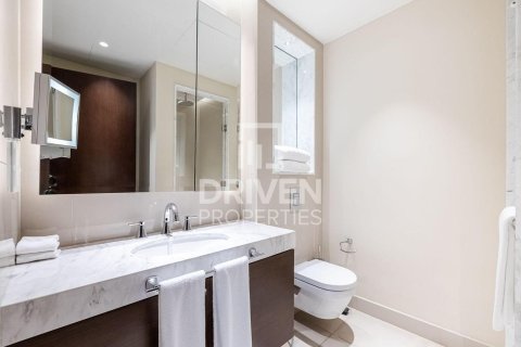 Квартира с 2 спальнями в The Address Residence Fountain Views, ОАЭ №192009 10