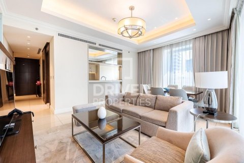 Квартира с 2 спальнями в The Address Residence Fountain Views, ОАЭ №192009 3