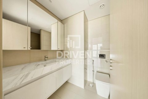 2 bedrooms Apartment in Burj Royale, UAE No. 192014 15