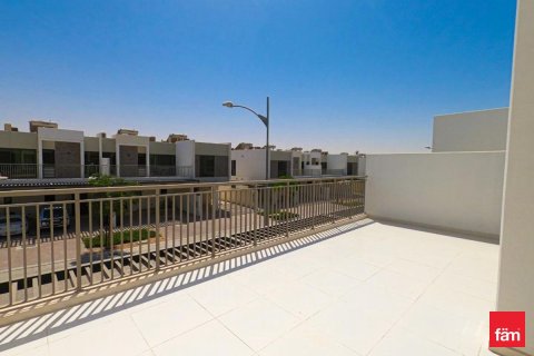 3 bedrooms Villa in Dubai, UAE No. 161862 14