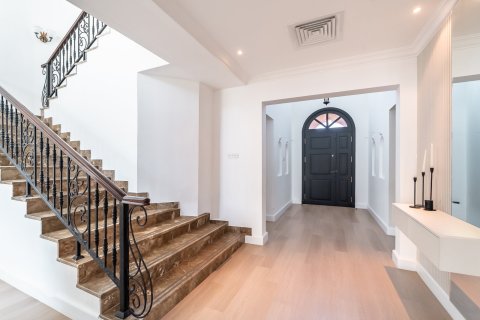 Villa de 4 dormitorios en Jumeirah Islands, UAE No. 199815 12