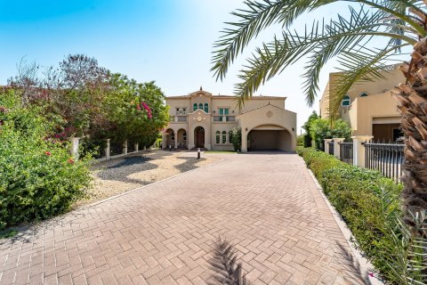 Villa de 4 dormitorios en Jumeirah Islands, UAE No. 199815 3