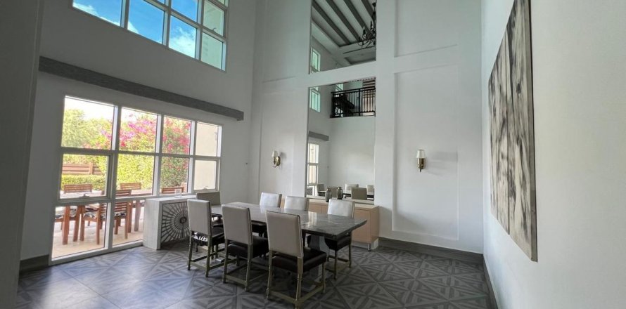 4 bedrooms Villa in Dubai, UAE No. 145231