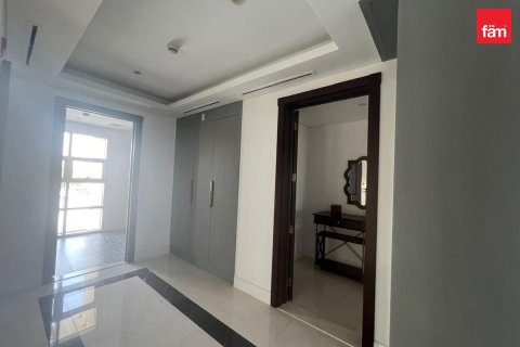 4 bedrooms Villa in Dubai, UAE No. 145231 8