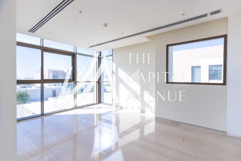 Villa de 4 chambres à Abu Dhabi, UAE No. 185596 19