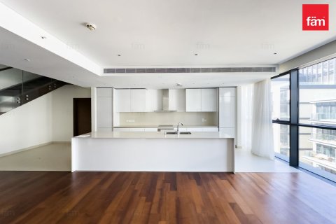 Квартира с 4 спальнями в Аль-Васл, ОАЭ №141609 6