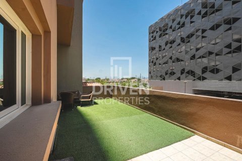 Квартира с 2 спальнями в Jumeirah Village Triangle, ОАЭ №190122 11