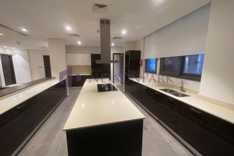 4 غرف نوم منزل ذو طابقين في الدوحة, Qatar رقم 57227 8