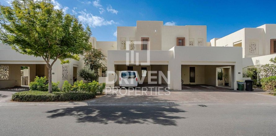 Villa de 3 dormitorios en Mira Oasis, UAE No. 138053
