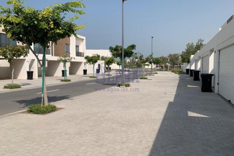 Вилла с 3 спальнями в Mina Al Arab, ОАЭ №164625 21
