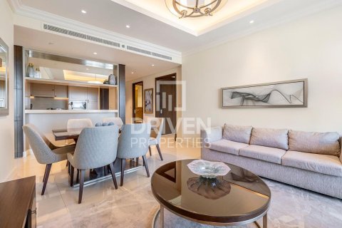 Квартира с 2 спальнями в The Address Residence Fountain Views, ОАЭ №84101 6