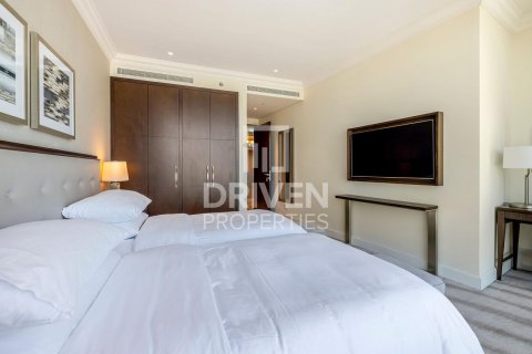 Квартира с 2 спальнями в The Address Residence Fountain Views, ОАЭ №84101 10