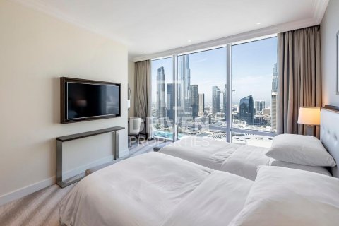 Квартира с 2 спальнями в The Address Residence Fountain Views, ОАЭ №84101 12