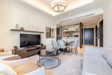 Квартира с 2 спальнями в The Address Residence Fountain Views, ОАЭ №84101 4