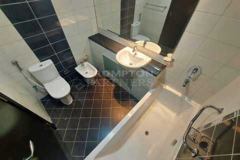 3 bedrooms Apartment in Al Mina, UAE No. 4005 15