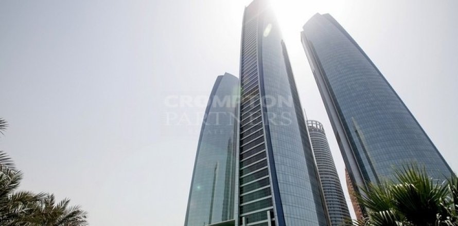 2 غرف نوم شقة في Corniche Road, الإمارات العربية المتحدة رقم 4003