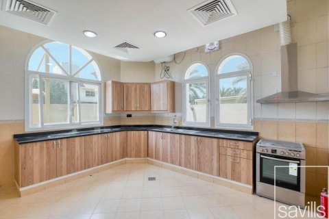 5 bedrooms Villa in Umm Suqeim, UAE No. 194645 10