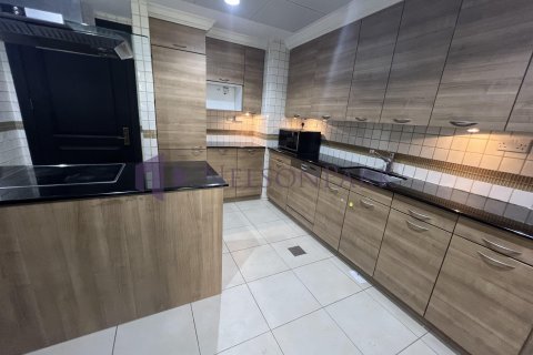 3 bedrooms Apartment in Doha, Qatar No. 60933 12
