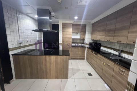 3 bedrooms Apartment in Doha, Qatar No. 60933 10