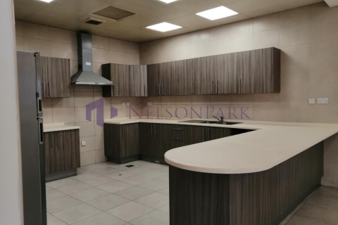 4 bedrooms Villa in Doha, Qatar No. 60924 4