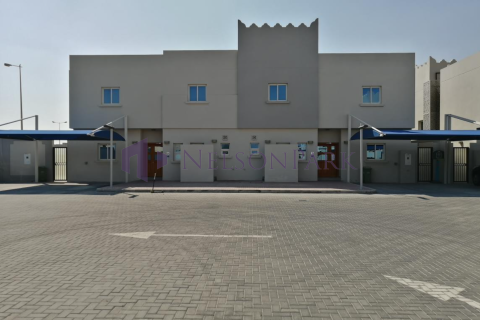 4 bedrooms Villa in Doha, Qatar No. 60924 1