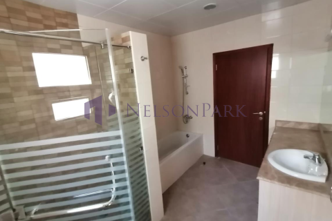 4 bedrooms Villa in Doha, Qatar No. 60924 6