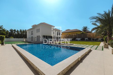 Villa de 5 dormitorios en Hacienda, UAE No. 188465 3